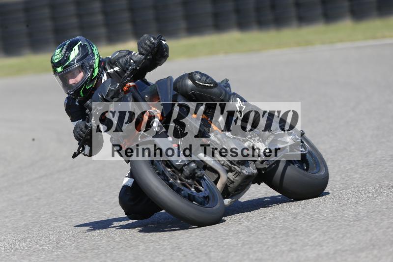 /Archiv-2025/49 26.08.2025 Cornu Master School ADR/rot-rouge/38